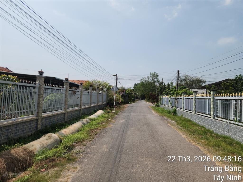 Chủ định cư nước ngoài cần sang lại căn nhà cấp 4 (200m2) giá 890tr. đường đặng văn trước vào 300m