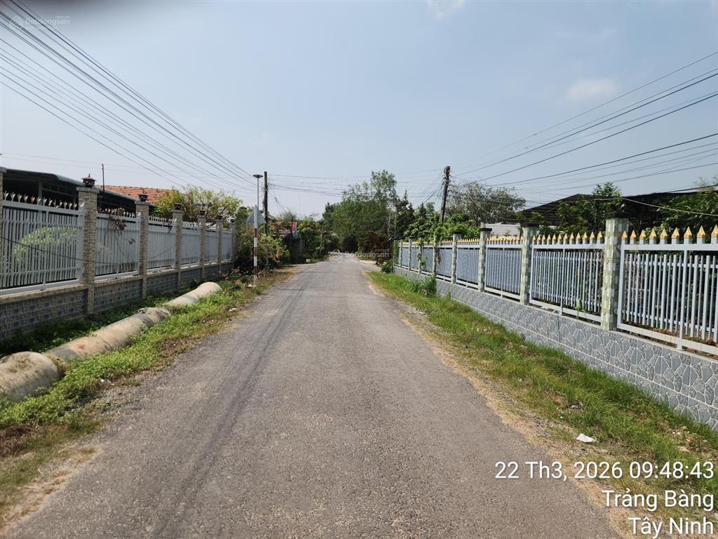 Chủ định cư nước ngoài cần sang lại căn nhà cấp 4 (200m2) giá 890tr. đường đặng văn trước vào 300m