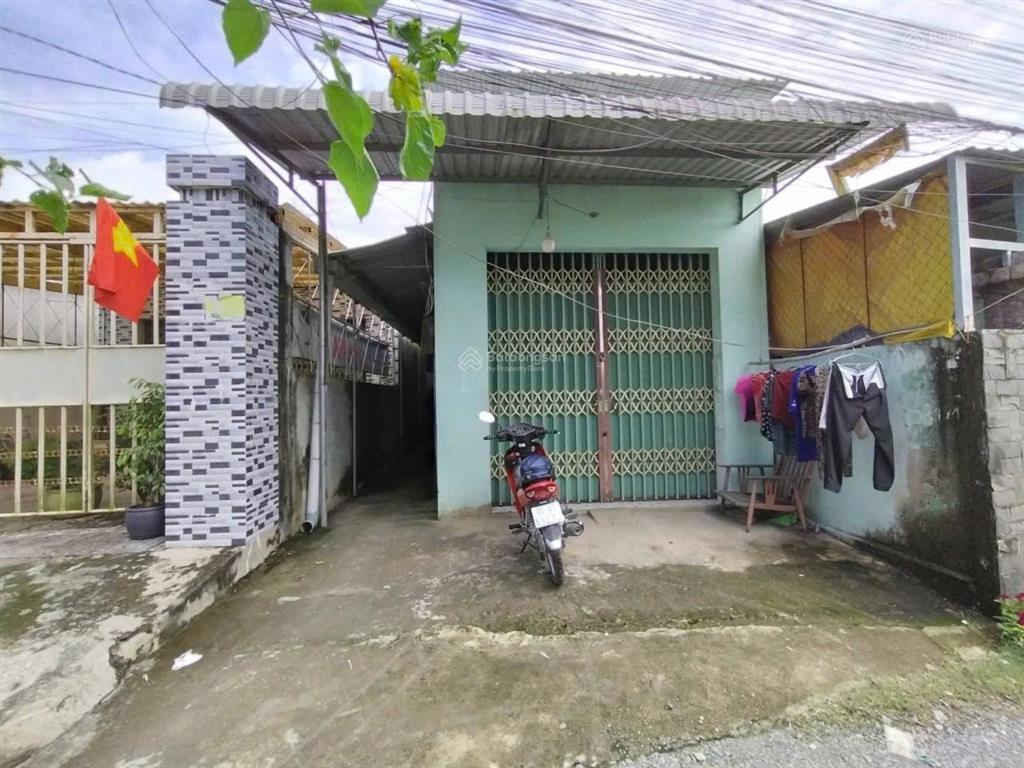Bán dẵy trọ ngay kcn trảng bàng (dt5x30m)giá 810tr. đường ôtô thông nhựa an khương .0902 850 ***
