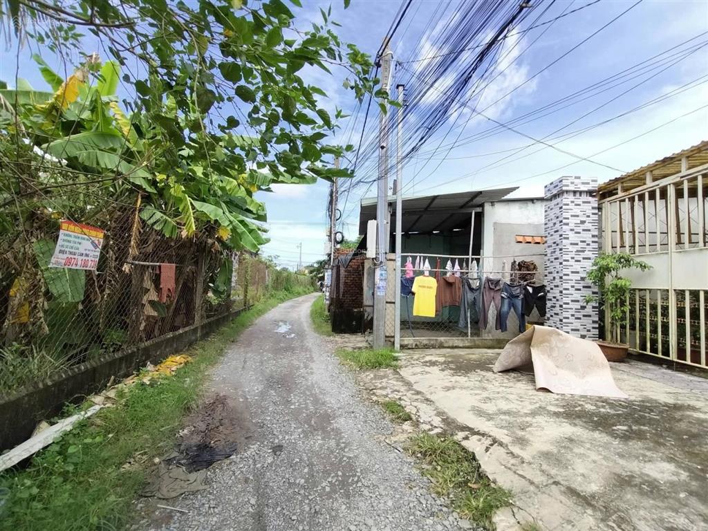 Bán dẵy trọ ngay kcn trảng bàng (dt5x30m)giá 810tr. đường ôtô thông nhựa an khương .0902 850 ***