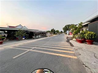 Đất mặt tiền kinh doanh buôn bán. ngay khu công nghiệp phước đông(179m2)giá 710tr.  0902 850 ***