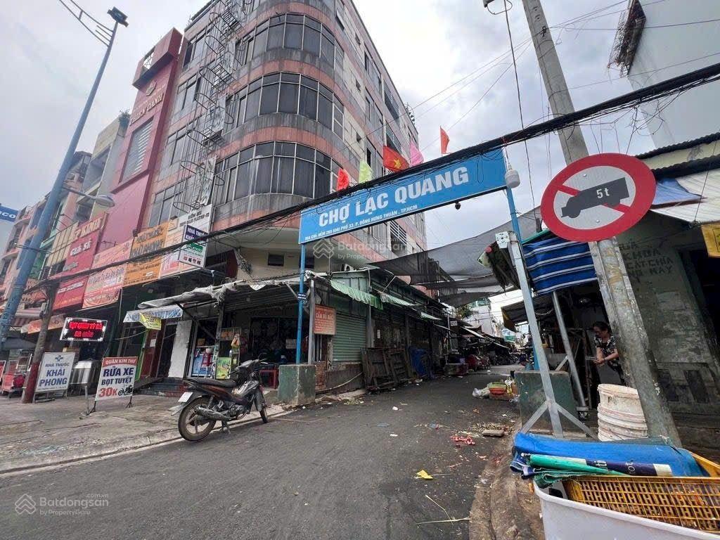 Chủ bán gấp giảm còn 8.15 tỷ tl hiếm có khó tìm mặt tiền kd rất sầm uất ngay chợ