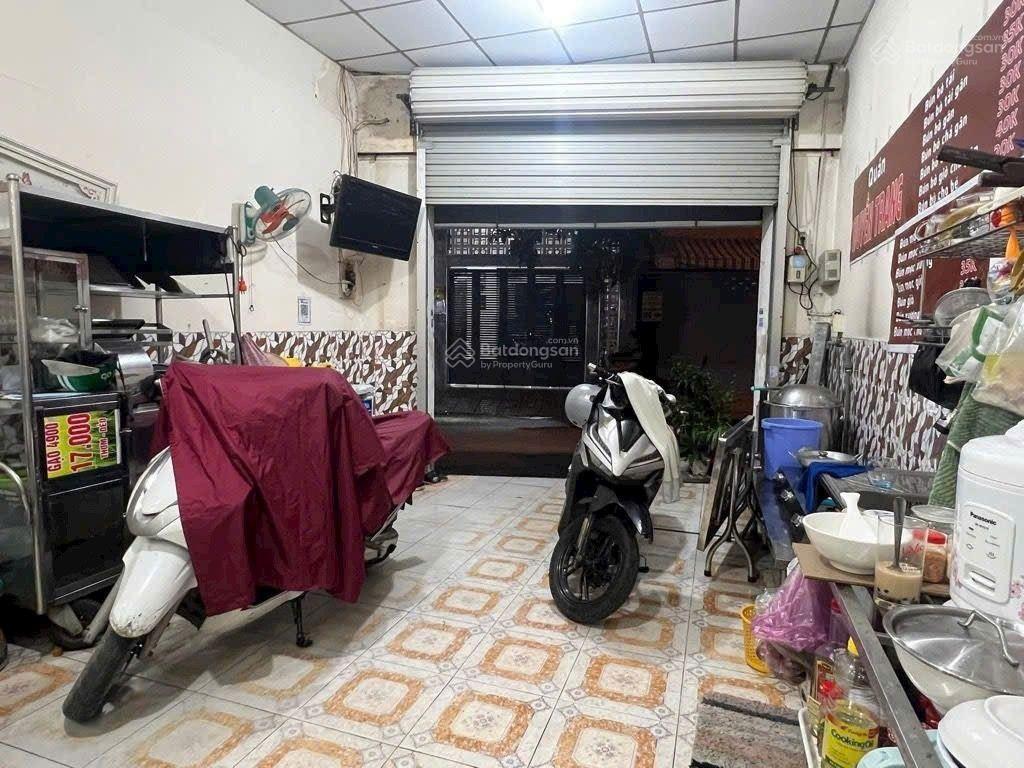 Chủ bán gấp giảm còn 8.15 tỷ tl hiếm có khó tìm mặt tiền kd rất sầm uất ngay chợ