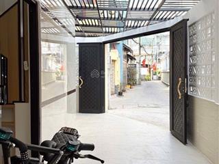 Mặt tiền kinh doanh sầm uấtngang 4m chuẩn  vừa ở hay cho thuê giừ tiền tốt  vị trí đẹp