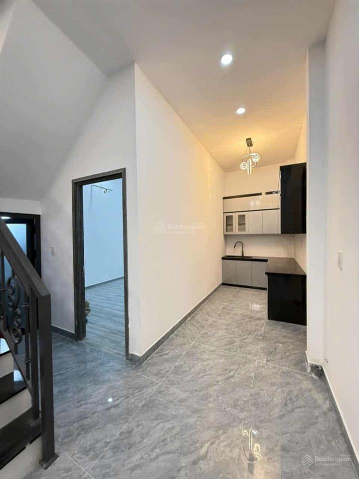 Siêu phẩm tân hòa đông  2 mặt hẻm 6m ô tô.
ngủ nhà  64m2 (5.5x12) 2 tầng  chỉ 6,7 tỷ tl