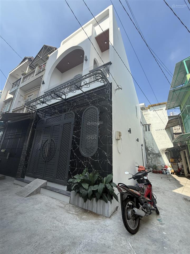 Siêu phẩm tân hòa đông  2 mặt hẻm 6m ô tô.
ngủ nhà  64m2 (5.5x12) 2 tầng  chỉ 6,7 tỷ tl