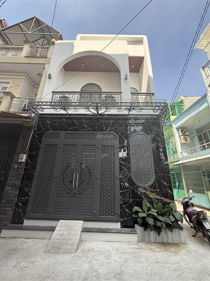 Siêu phẩm tân hòa đông  2 mặt hẻm 6m ô tô.
ngủ nhà  64m2 (5.5x12) 2 tầng  chỉ 6,7 tỷ tl