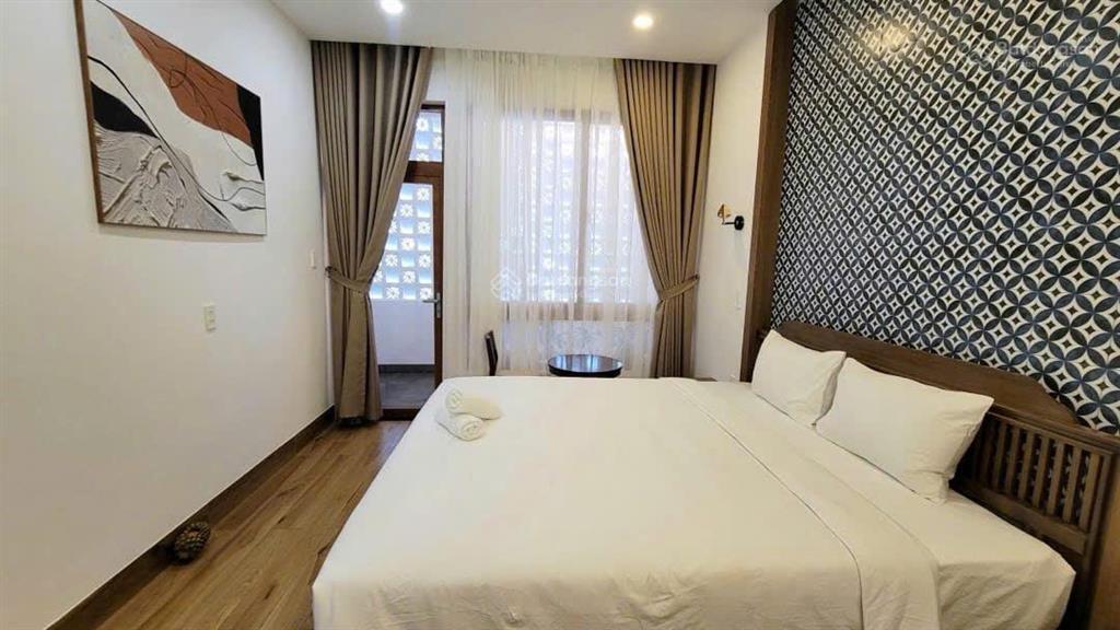Bán biệt thự đầu tuyến sơn trà, cách biển du lịch sơn trà 100m , dòng tiền 100 triệu/tháng