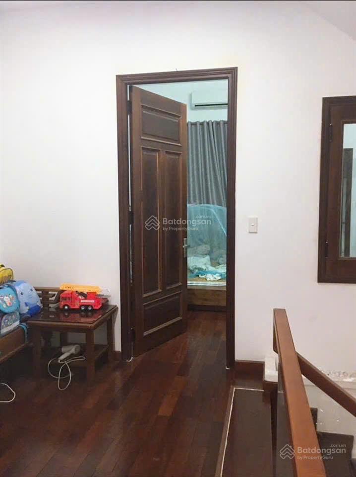 Nhà 3 tầng thiết kế hiện đại full công năng sổ đỏ vuông vức