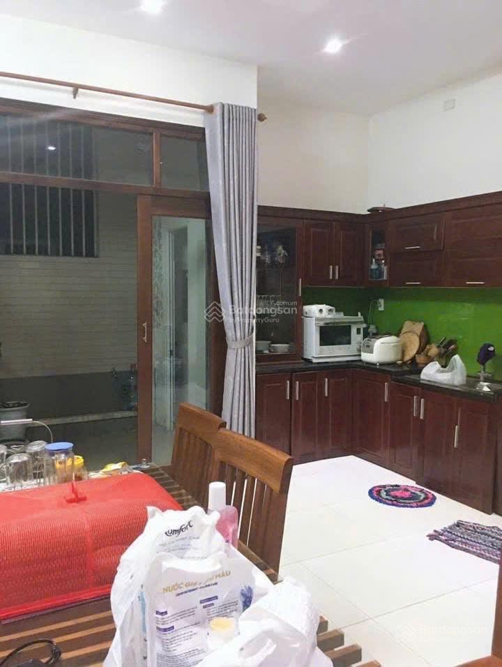Nhà 3 tầng thiết kế hiện đại full công năng sổ đỏ vuông vức