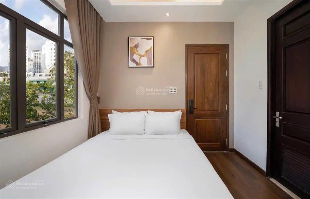 Khách sạn tt phố hàn quốc, sẵn dòng tiền 1.8 tỷ, cách biển 200 mét