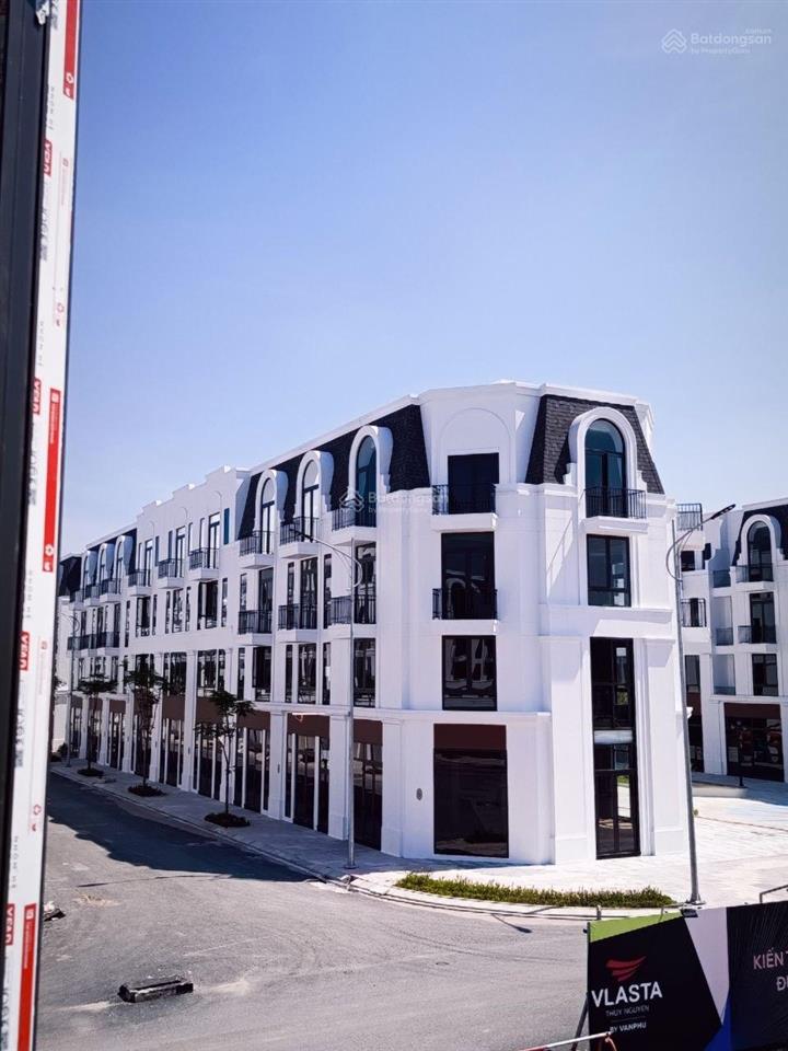 Con tự đi bộ đi học  bố mẹ thảnh thơi sống xanh tại phân khu phú quý vlasta thủy nguyên.