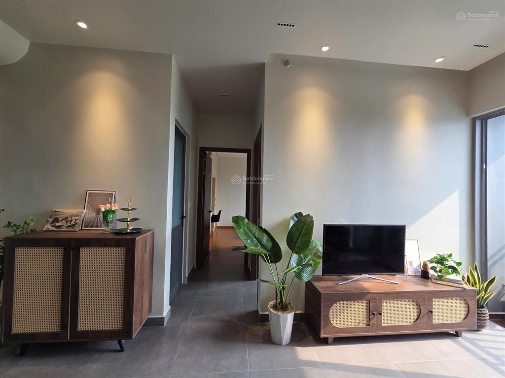 Bán gấp căn hộ celesta rise  nguyễn hữu thọ, 2pn  dt 80m2  giá 6 tỷ 350 bao hết