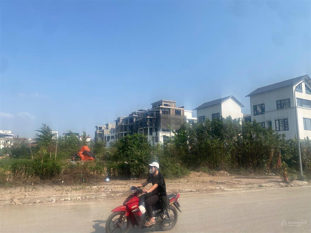 Bán biệt thự vạn xuân  cạnh dự án jade square, trường cao đẳng y tế cộng đồng dt 174 m² mt 12m