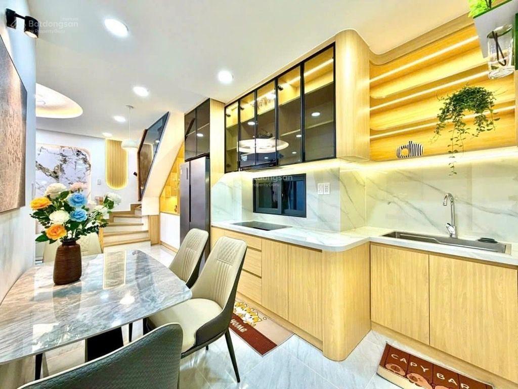 Nhà đẹp  44m2 (5.2 x 9m) (3pn) hẻm 4m gần mặt tiền đường phan văn trị, chỉ 6,79 tỷ