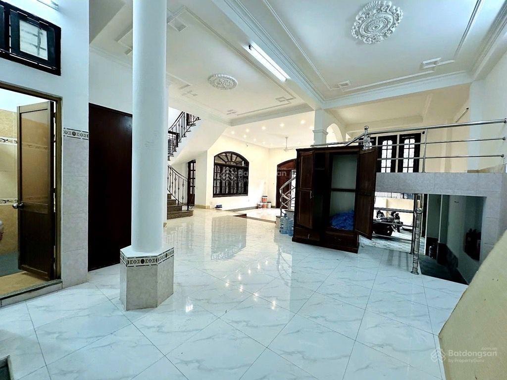 Giáp q1 bán biệt thự (10 x 16m) hẻm oto, đường nguyễn hữu cảnh, giá 16,2 tỷ