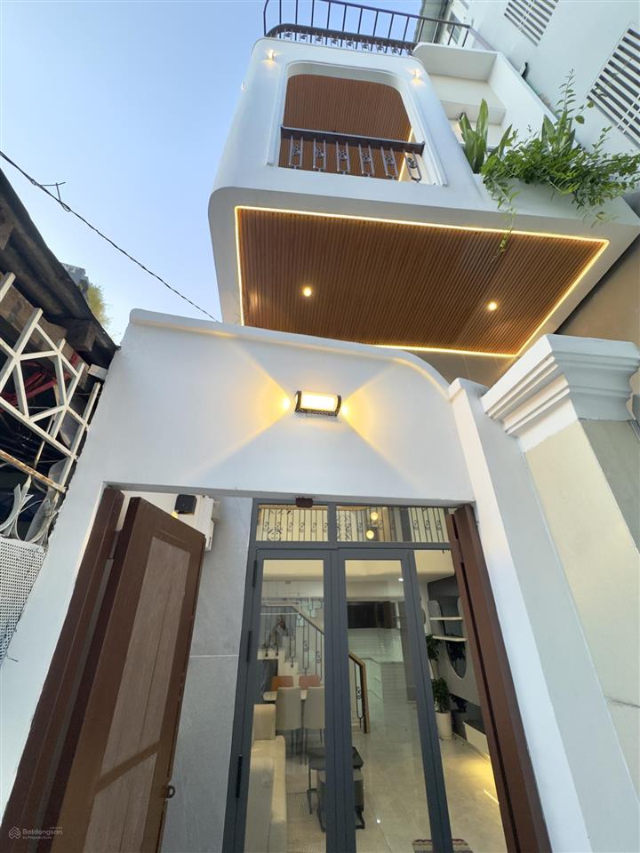 Giáp q1 sát mặt tiền nguyễn hữu cảnh, nhà 3 tầng (4.1 x 12m) khu dân trí cao, view vinhome landmart