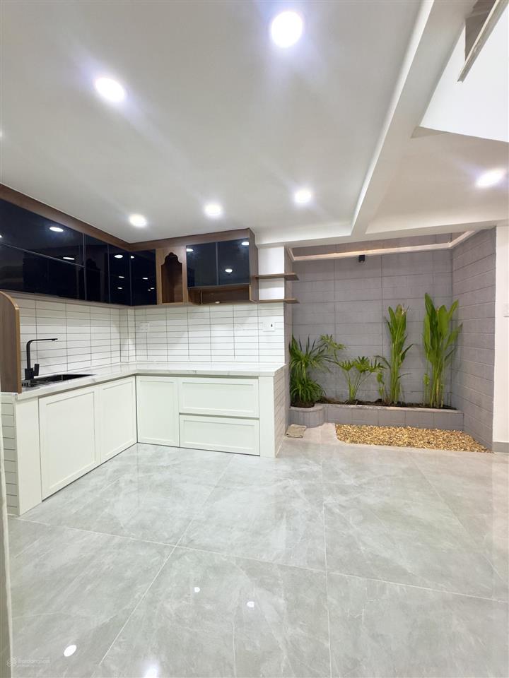 Giáp q1 sát mặt tiền nguyễn hữu cảnh, nhà 3 tầng (4.1 x 12m) khu dân trí cao, view vinhome landmart