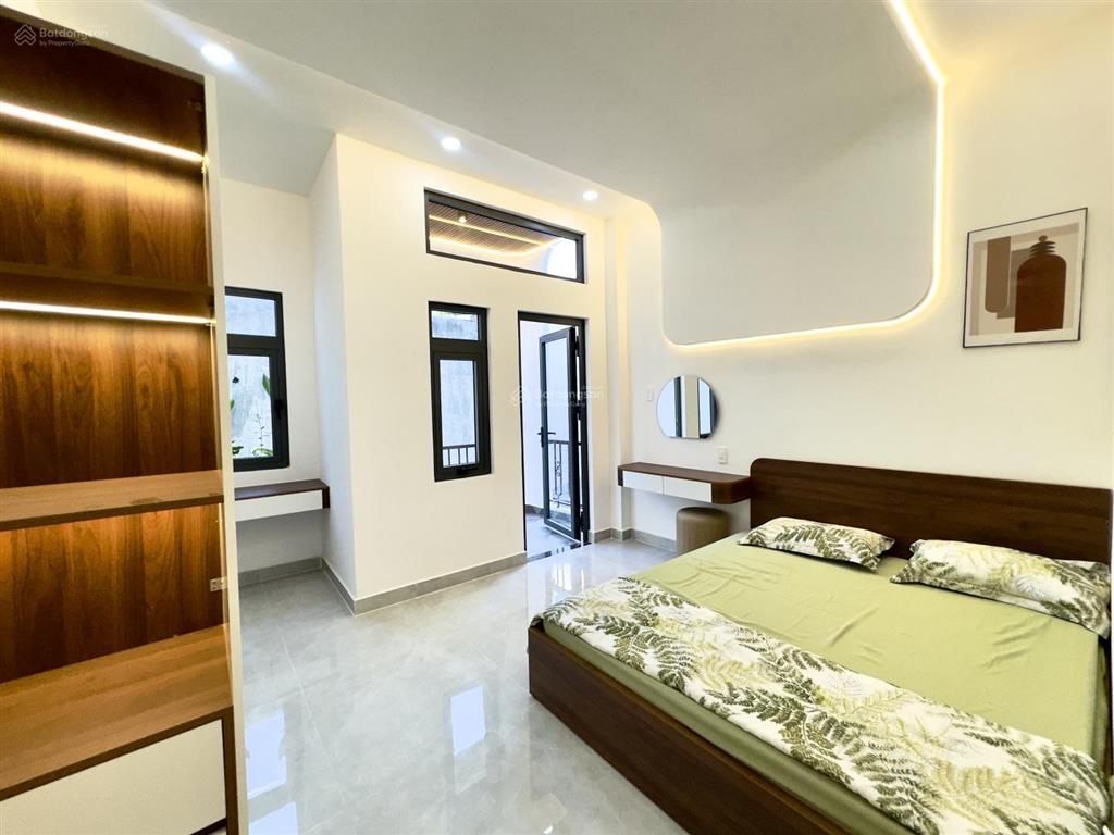 Giáp q1 sát mặt tiền nguyễn hữu cảnh, nhà 3 tầng (4.1 x 12m) khu dân trí cao, view vinhome landmart