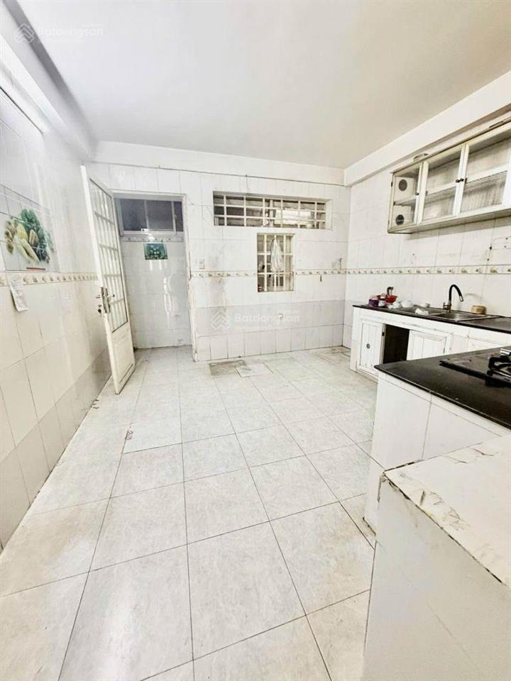 Nhà nát (4.1 x 18) oto vào nhà  gpxd (hầm + 4tầng) sát phạm văn đồng gần đặng thuỳ trâm
