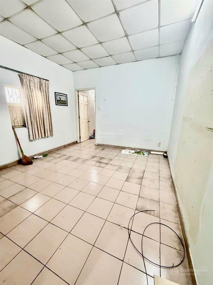Nhà nát (4.1 x 18) oto vào nhà  gpxd (hầm + 4tầng) sát phạm văn đồng gần đặng thuỳ trâm