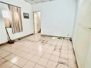 Nhà nát (4.1 x 18) oto vào nhà  gpxd (hầm + 4tầng) sát phạm văn đồng gần đặng thuỳ trâm