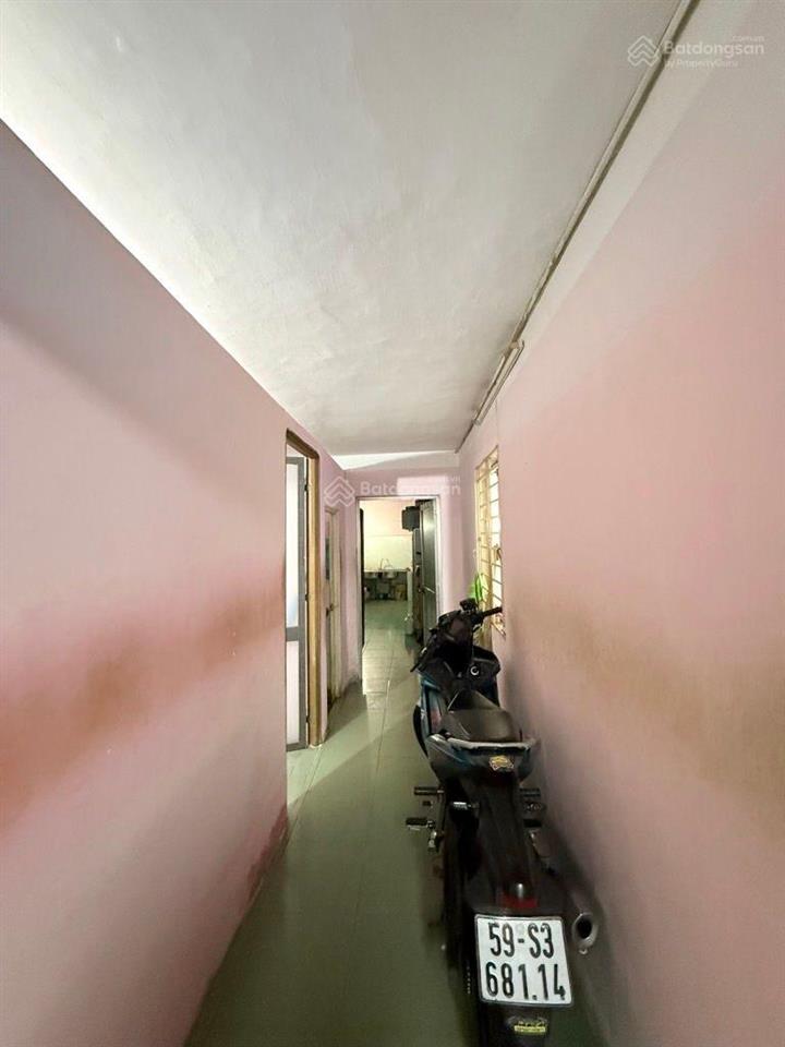 Giảm 500tr  giáp q1 ngay bà chiểu, nhà nát (4.3 x 19) hẻm oto 6m, sổ vuông. phù hợp xây mới, chdv