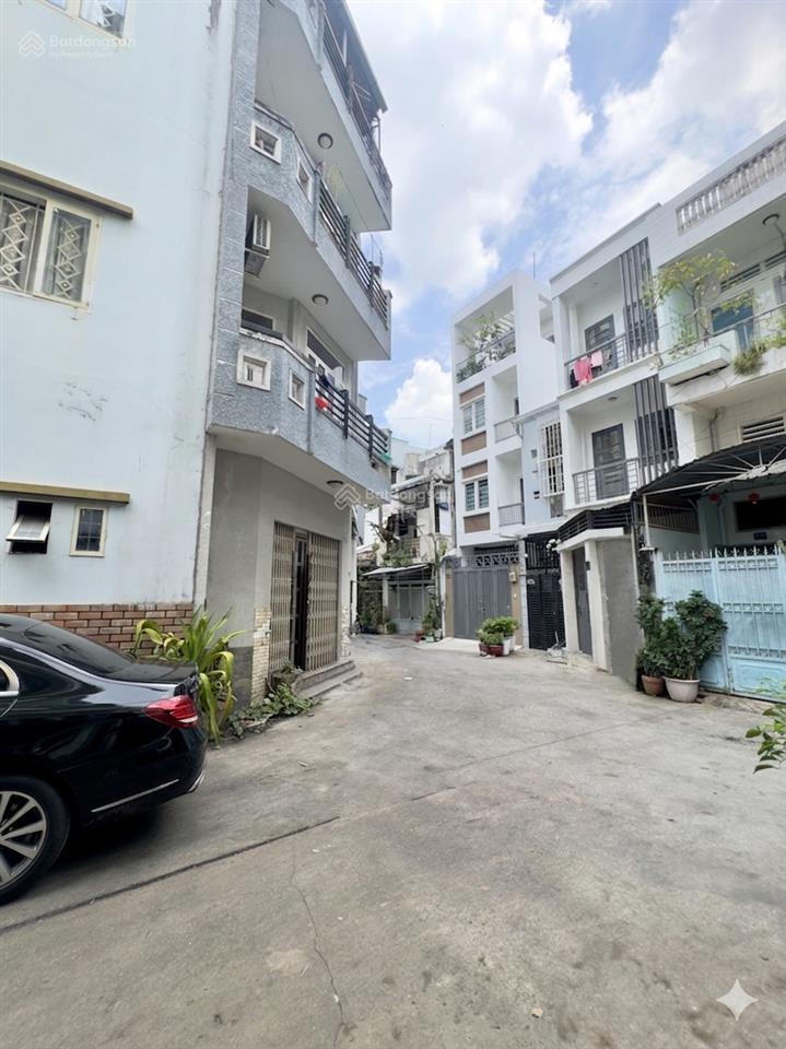 Giáp phú nhuận  nhà nát (4.1 x 15) hẻm 5m, oto vào nhà  không quy hoạch. hàng hiếm trong khu vực