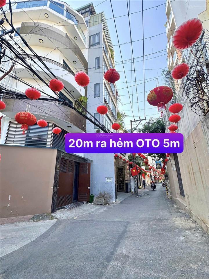 Vị trí đẹp sát phan xích long  hẻm oto  3tầng (5.2 x 8) có sân thượng  chủ để lại hết nội thất.