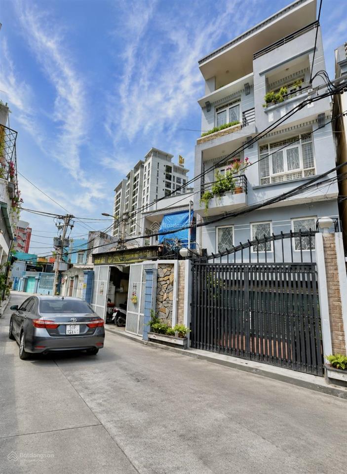 Ngang lớn (5.5 x 17.5)  4tầng hẻm oto thông, phong cách cổ điển đường lê quang định giá 13.9tỷ