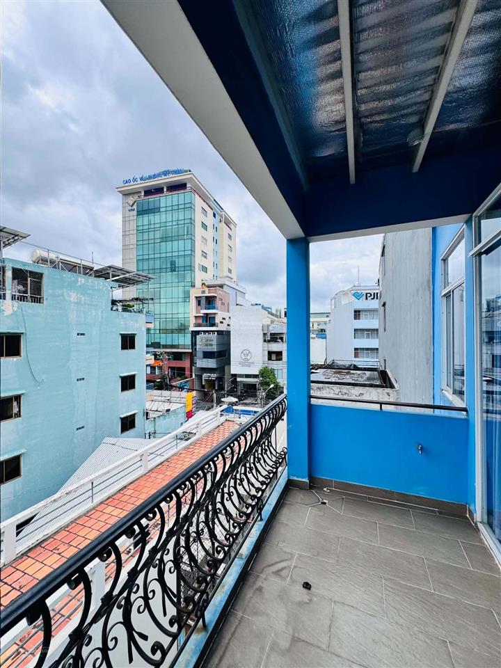 15m ra mặt tiền lê quang định  ngang hiếm gần 7m  4 tầng (5pn)  nhà đẹp ở ngay gần q1