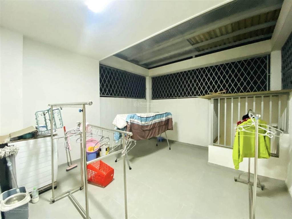 Gấp bán giảm 1 tỷ  nhà đẹp, 4 tầng (4.5 x 15)  hẻm 5m, oto vào nhà  gần rạch xuyên tâm