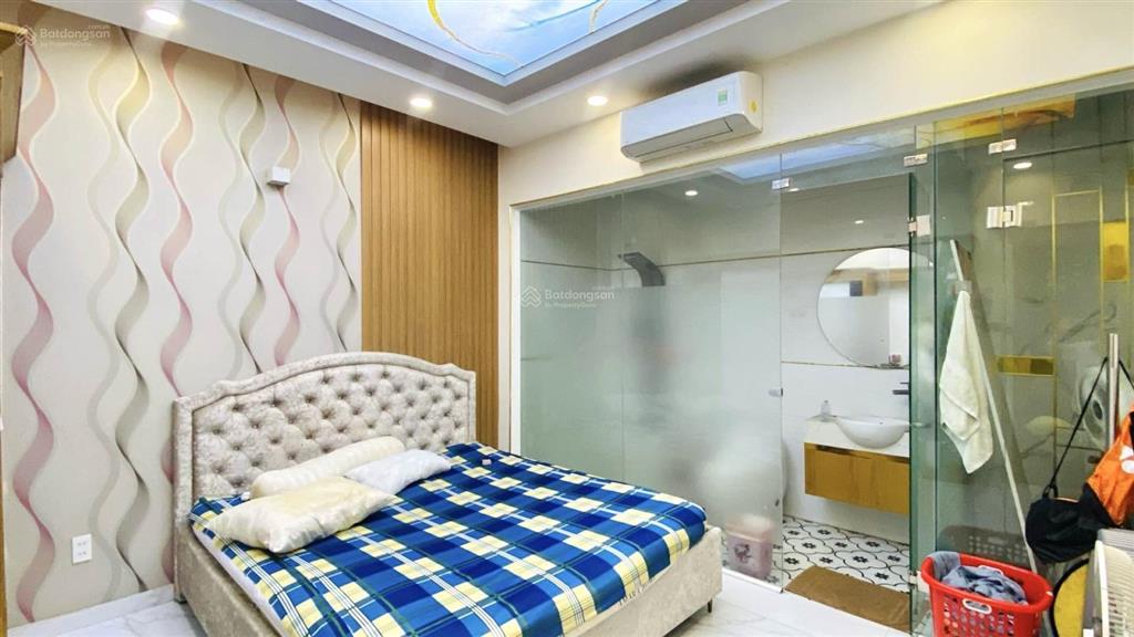 Gấp bán giảm 1 tỷ  nhà đẹp, 4 tầng (4.5 x 15)  hẻm 5m, oto vào nhà  gần rạch xuyên tâm