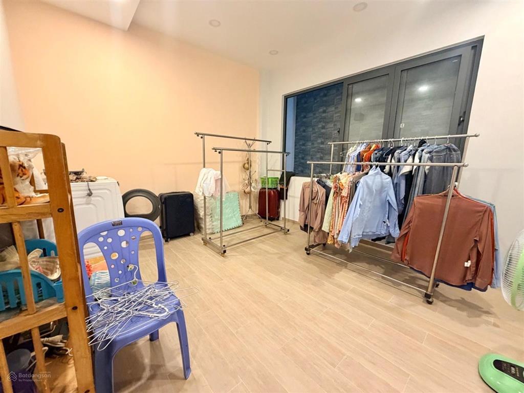 Khu nhà đẹp đường 12m  1/ sát mặt tiền quang trung, 4 tầng (4.1 x 16)  oto vào nhà