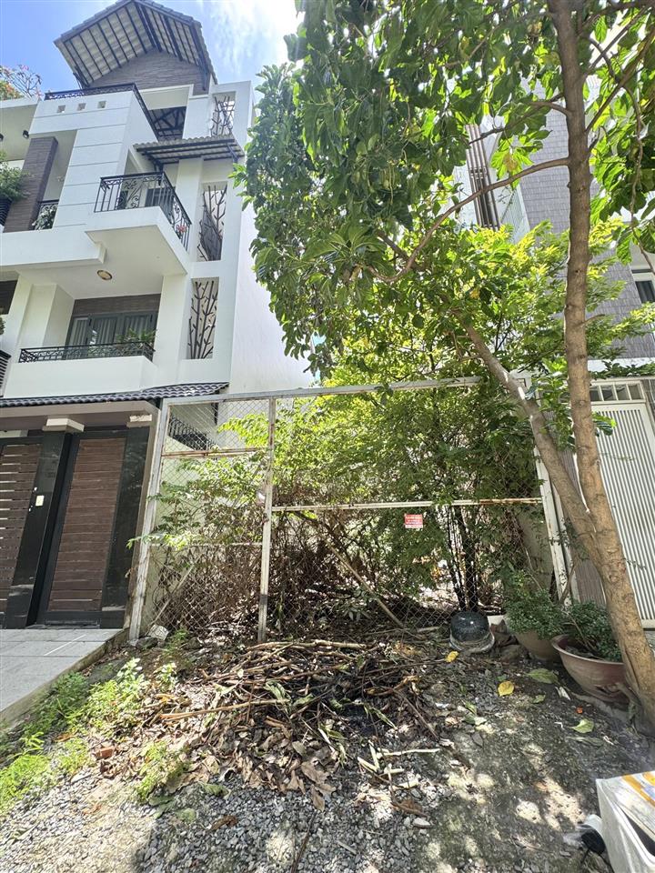 Gần mặt tiền đặng thuỳ trâm  đất trống (5 x 20.4) đường oto 6m  gần rạch xuyên tâm
