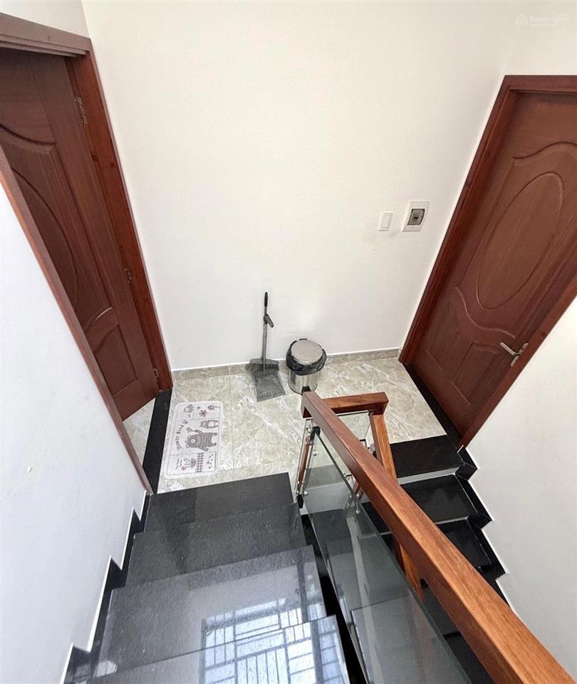 Ngang hiếm 5.2m  ô tô tới nhà  4 tầng, nhà đẹp (5.2 x 12m) gần chợ cây quéo, bà chiểu