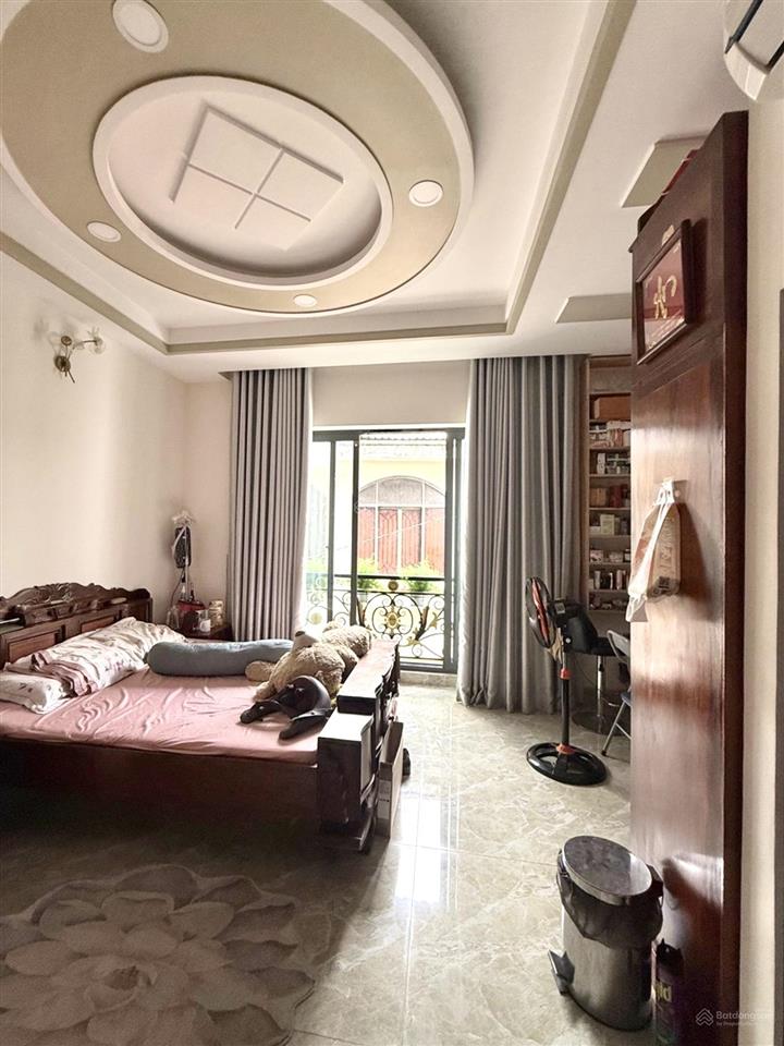 Ngang hiếm 5.2m  ô tô tới nhà  4 tầng, nhà đẹp (5.2 x 12m) gần chợ cây quéo, bà chiểu