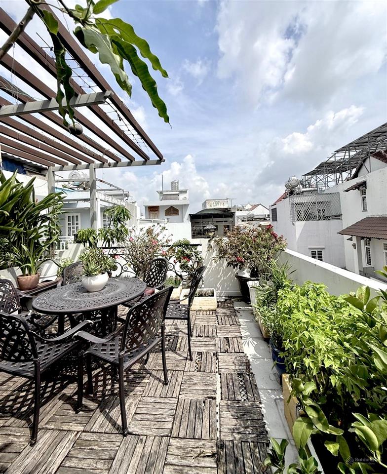 Ngang hiếm 5.2m  ô tô tới nhà  4 tầng, nhà đẹp (5.2 x 12m) gần chợ cây quéo, bà chiểu