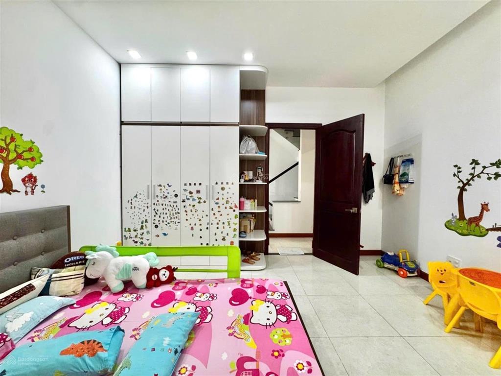 Hẻm oto 7m  4tầng (4.5 x 16) nở hậu 7m. vị trí đẹp 15m ra mẳ tiền phan xích long, phú nhuận