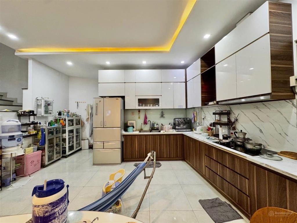 Hẻm oto 7m  4tầng (4.5 x 16) nở hậu 7m. vị trí đẹp 15m ra mẳ tiền phan xích long, phú nhuận