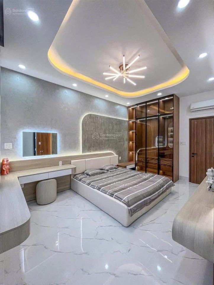 Nhà trung tâm tp. thủ dầu một diện tích 120m² mới xây 2 lầu, 4 phòng ngủ, 4 wc giá hời