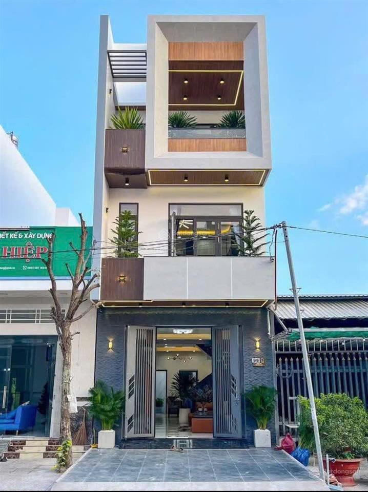 Nhà trung tâm tp. thủ dầu một diện tích 120m2 mới xây 2 lầu, 4 phòng ngủ, 4wc giá siêu hời
