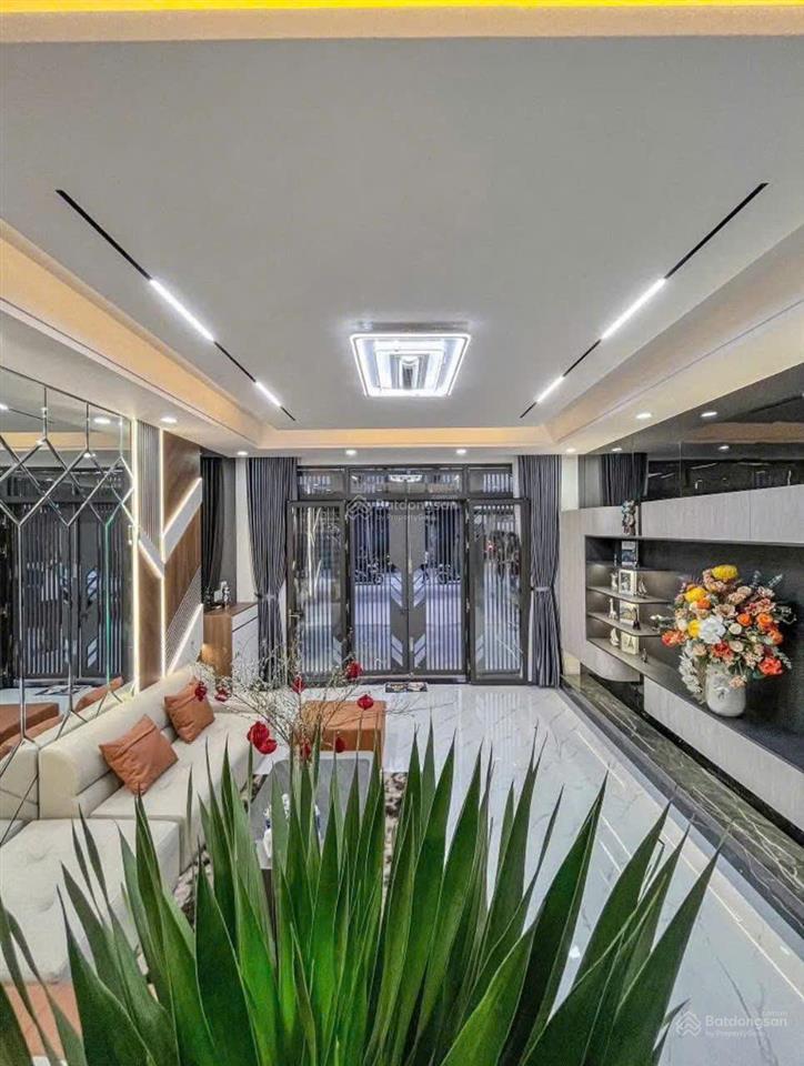 Nhà trung tâm tp. thủ dầu một diện tích 120m² mới xây 2 lầu, 4 phòng ngủ, 4 wc giá hời