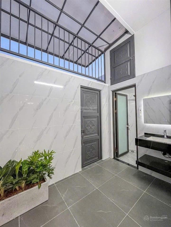 Nhà trung tâm tp. thủ dầu một diện tích 120m² mới xây 2 lầu, 4 phòng ngủ, 4 wc giá hời