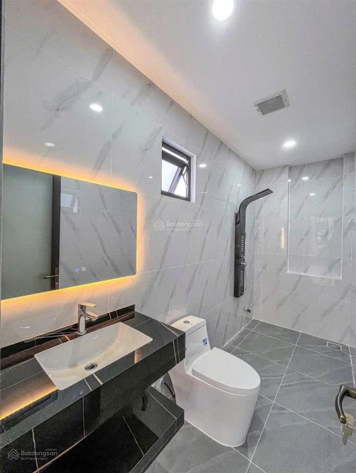 Nhà trung tâm tp. thủ dầu một diện tích 120m² mới xây 2 lầu, 4 phòng ngủ, 4 wc giá hời