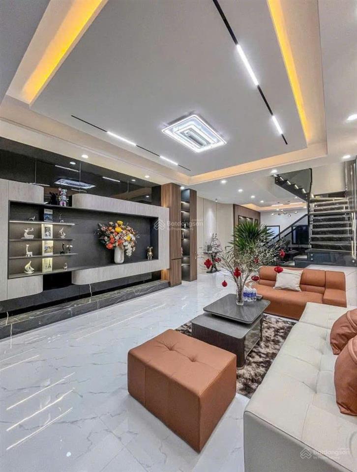 Nhà trung tâm tp. thủ dầu một diện tích 120m² mới xây 2 lầu, 4 phòng ngủ, 4 wc giá hời