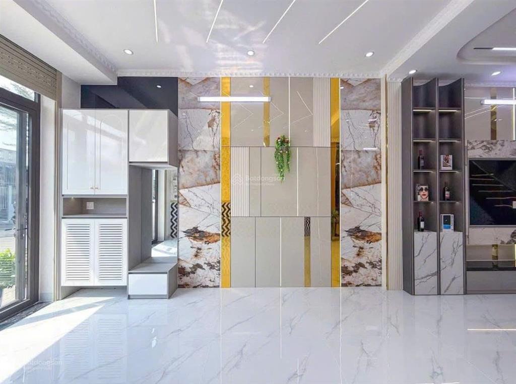Chủ gửi bán nhà 2 tầng mới xây 3 phòng ngủ 3wc đường lớn, cạnh chợ