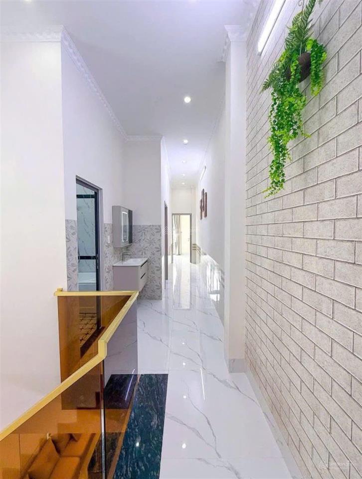 Chủ gửi bán nhà 2 tầng mới xây 3 phòng ngủ 3wc đường lớn, cạnh chợ