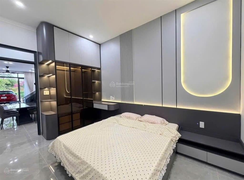 Bán nhà phố hiện đại  ngay trung tâm phường chánh hiệp  gần bệnh viện hoàn mỹ