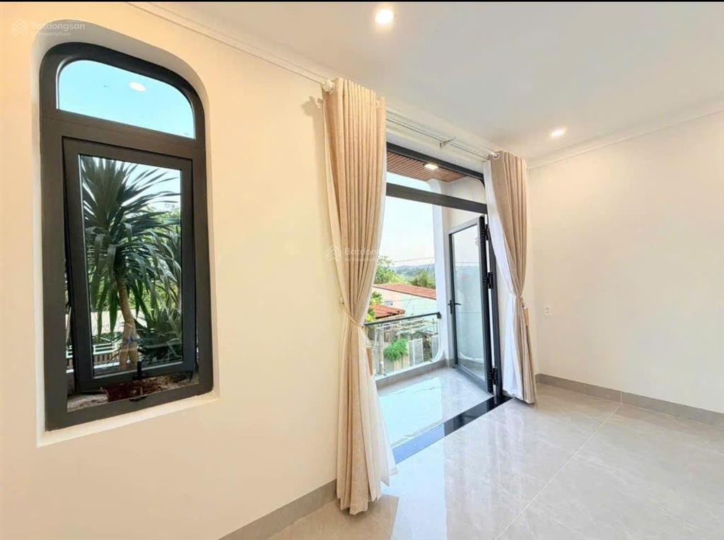 Bán nhà phố hiện đại  ngay trung tâm phường chánh hiệp  gần bệnh viện hoàn mỹ